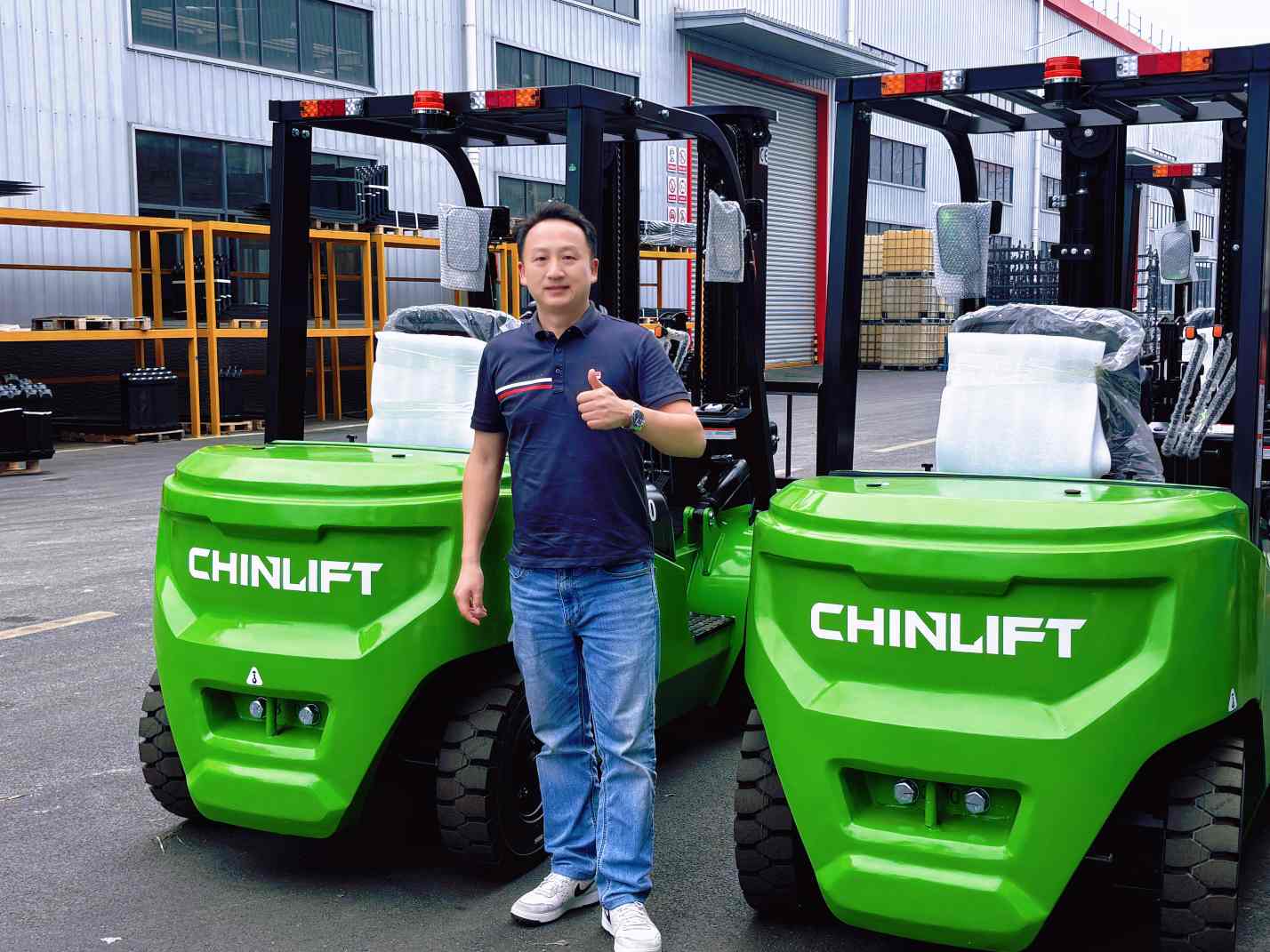 Carretillas elevadoras de iones de litio CHINLIFT enviadas a granel al extranjero.
